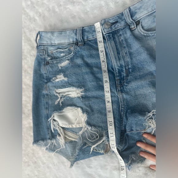 AE High Rise Denim Mom Shorts Distressed - Picture 13 of 14